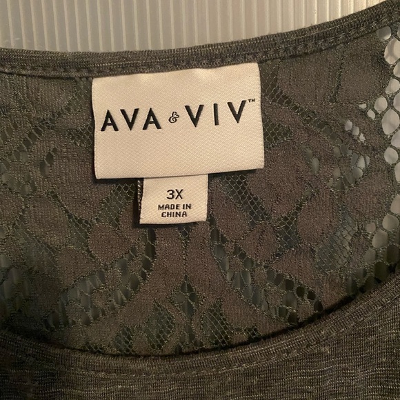 Ava & Viv Women Top 3X Gray Blouse Lace Crew Neck Short Sleeve - Picture 2 of 7